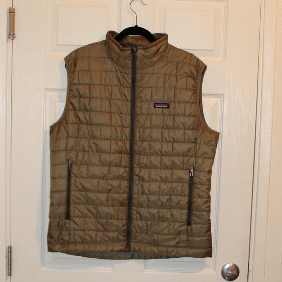Patagonia Other - Patagonia Mens Large Puffer vest